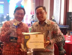 Gubernur Lampung Raih Penghargaan Anugerah Keterbukaan Informasi Publik 2022, Kategori Pemerintah Provinsi Sebagai Badan Publik Informatif