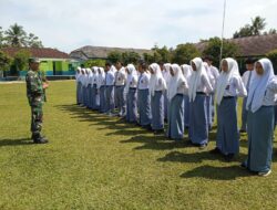 Koramil 429-06/Purbolinggo Latih PBB Siswa SMAN 1 Purbolinggo