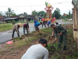 Babinsa Koramil 429-01/LBR Bersama Warga Karya Bhakti Guna Ciptakan Lingkungan Sehat 