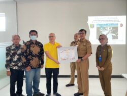 Disnaker Lampung Serahkan Penghargaan pemenag LKS Bipartit Award Tingkat III ke PT. IEA