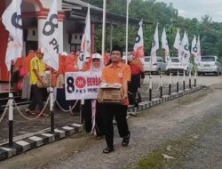 PKS Menyapa, Ahmad Mufti Salim Berbagi Makanan Berbuka di Lampung Tengah