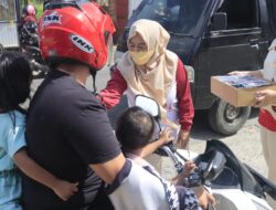 Gerindra Bagikan Seribu Paket Takjil  Ke Masyarakat
