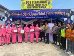 Kapolres Dan Bhayangkari Way Kanan Kunjungi Pos Pelayanan dan Pengamanan Lebaran 1444 H