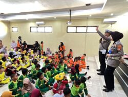 Satlantas Polres WK, Kenalkan Rambu Lalu lintas kepada 117 Anak TK