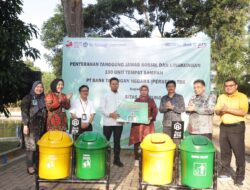 Unila Terima Hibah 100 Tempat Sampah dari Bank BTN