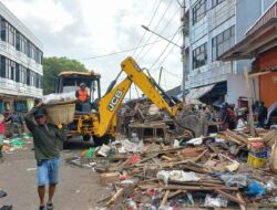 Pembongkaran Lapak PKL di Pasar Pasir Gintung Berjalan Lancar