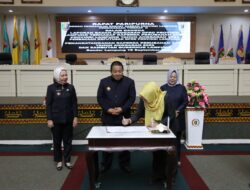 Gubernur Lampung dan Pimpinan DPRD Tandatangani Raperda Perubahan APBD 2023