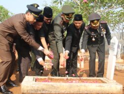 Tiga Pimpinan TNI Wilayah Lampung Ziarah Makam Pahlawan Jelang HUT TNI Ke-78 Tahun 2023