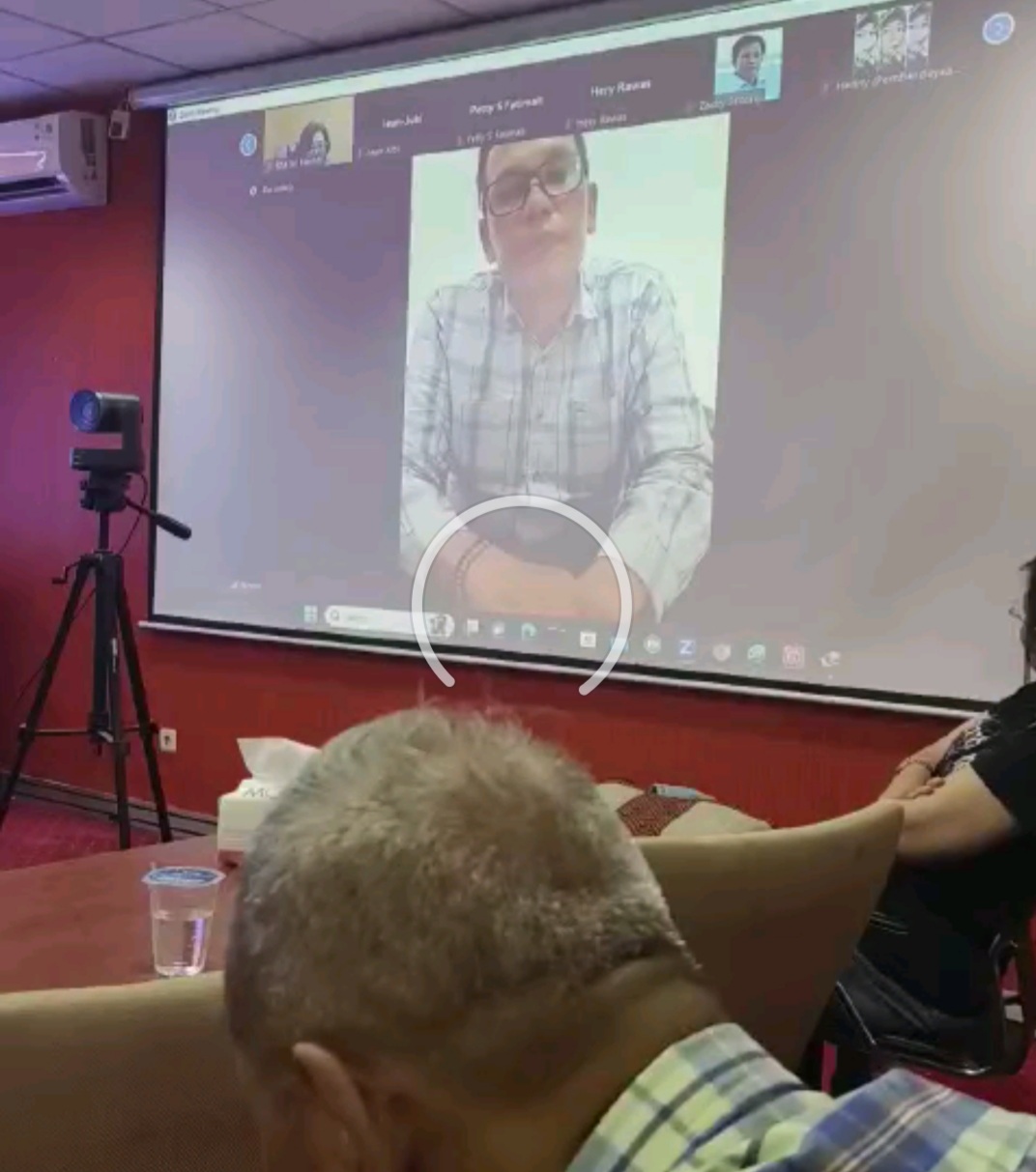 Pemimpin Umum Harian Kandidat Nizwar zoom meeting perdana pengurus pusat PWI pada Selasa, 10 Oktober 2023.
