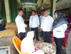 PJ Bupati Pringsewu Turun ke Pasar, Cek Harga dan Stok Kebutuhan Pokok