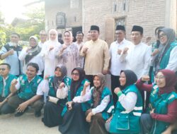 Pj Bupati Pringsewu Dampingi Gubernur Arinal Pantau Bantuan Sembako di Kecamatan Gadingrejo