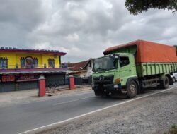 H-5 Hari Raya Idhul Fitri 1445 H Kendaraan Batu Bara Diduga Masih Terus Melintas Dilamping Utara