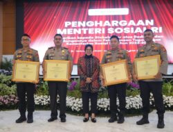 Respon Cepat Tangani Kasus Kekerasan Seksual Anak Dibawah Umur, AKBP Doffie dan Kompol Edi Qorinas Terima Penghargaan Kemensos