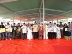 Gubernur dan Ibu Riana Hadiri Pengajian Akbar