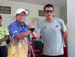 Samsudin Buka Turnamen Tenis