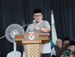 Gubernur Arinal dan Ibu Riana Hadiri Pengajian Akbar di GSG Taman Kehati