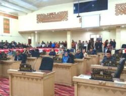 Bupati dan Wakil Bupati Tulang Qudrotul Hankam Hadiri Rapat Paripurna DPRD Tulang Bawang, Ini Pesannya.