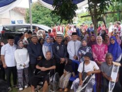 Safari Ramadan di Kota Metro, Ketua TP PKK Provinsi Lampung Serahkan Bantuan Sembako