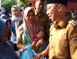 Entaskan Kemiskinan Gubernur Mirza Beri Bantuan Sembako, Kursi Roda dan UEP