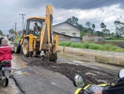 Gubernur Mirza Prioritaskan Perbaikan Jalan Liwa–Batas Sumsel