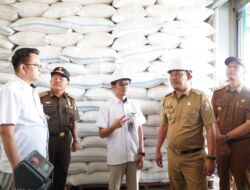 Nadirsyah Lepas Bantuan Pangan Cadangan Untuk Masyarakat