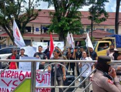 Kebijakan Walikota Dinilai Zalim