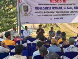 Warga Curhat : Angga Berikan 100 Pipa Paralon untuk Masyarakat Bogorejo Pesawaran