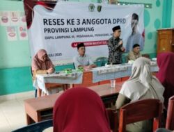 Warga Waringin Sari Curhat Dihadapan Syukron Terkait Kesehatan dan Pendidikan