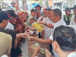 Pemkab Way Kanan Menggelar Operasi Pasar Murah Minyak Kita Di Baradatu 