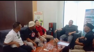 Puluhan Aktivis Lampung Utara Gelar Aksi Damai di Kejari, Desak Usut Tuntas Dugaan Korupsi Dana Hibah Pilkada 2024
