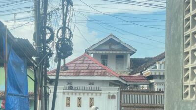 Tiang Wifi Myrepublic Makan Badan Jalan