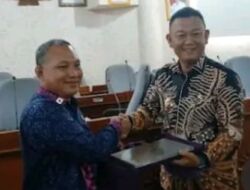 Suasana haru warnai Sertijab sekwan DPRD kabupaten Lampung Timur,dari m Noer Al Syarief ke Thabrani Hasyim 